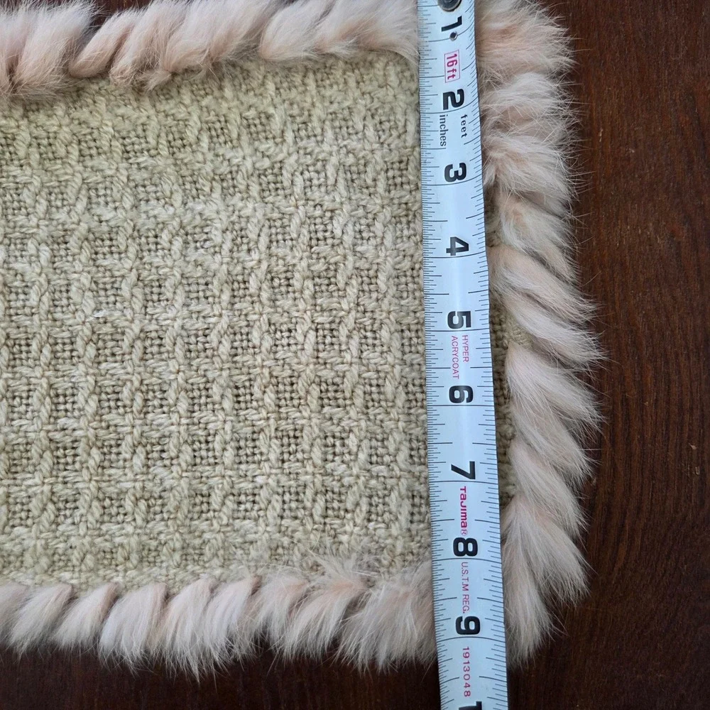 Beige Fur trim scarf monochromatic quiet‎ luxury Scarf